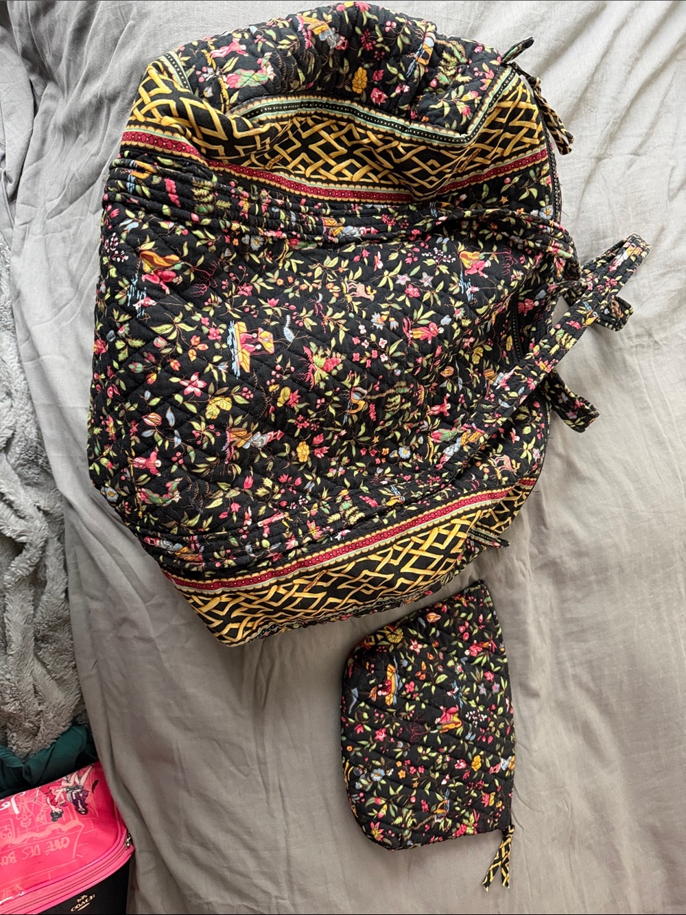 VERA BRADLEY MING WEEKENDER QUILTED DUFFLE BAG w/Matching Makeup Bag